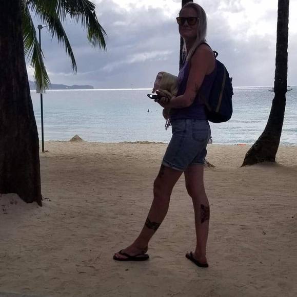 Meet your Posher, Britt - Picture 1 of 1